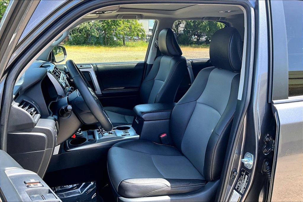 Used 2017 Toyota 4Runner SR5 Premium AWD/4WD image 9