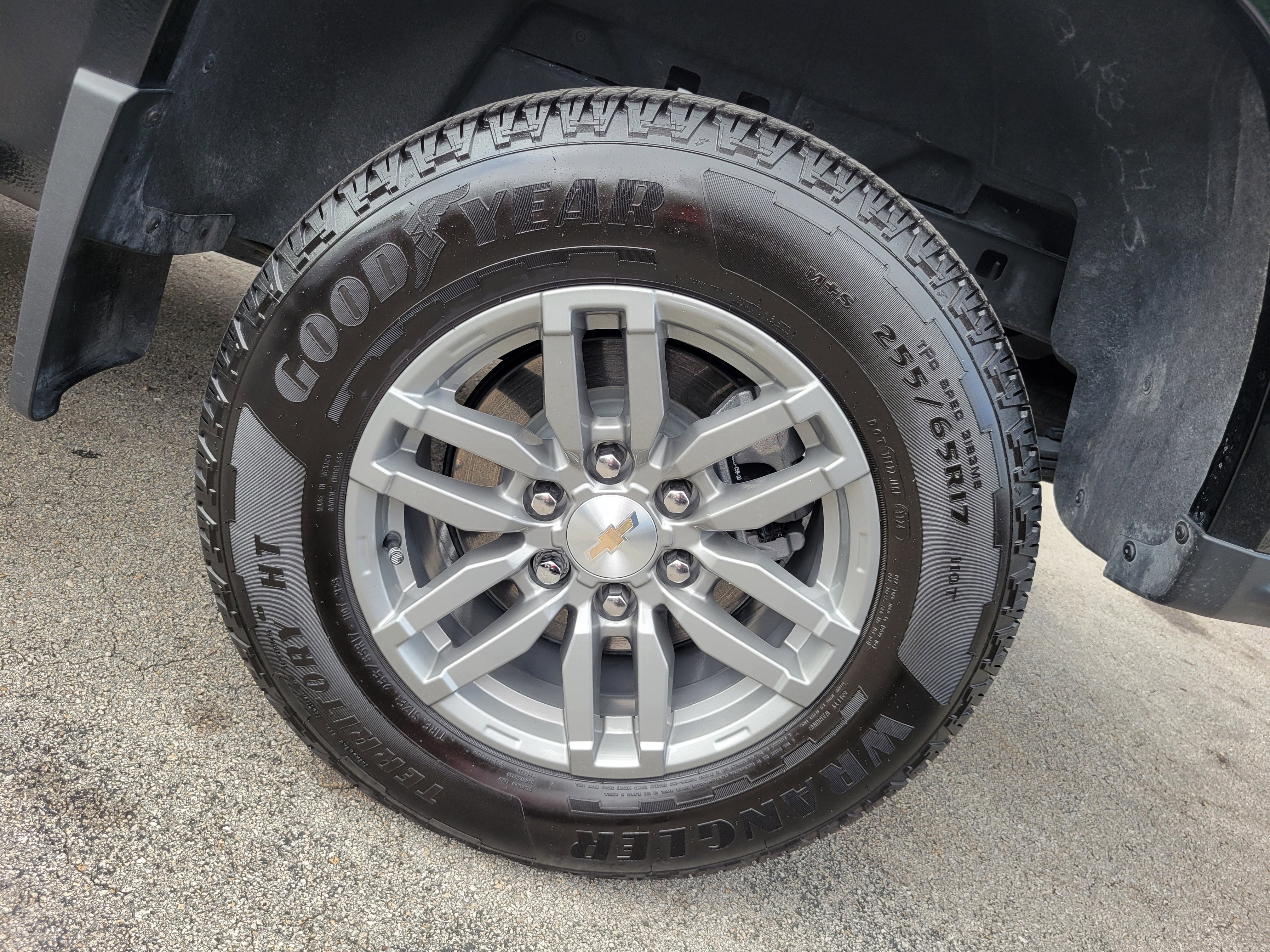 Used 2024 Chevrolet Colorado LT image 25