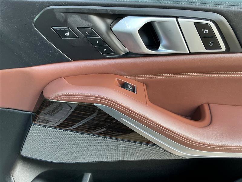 Used 2019 BMW X5 xDrive50i w/ M Sport Package image 37