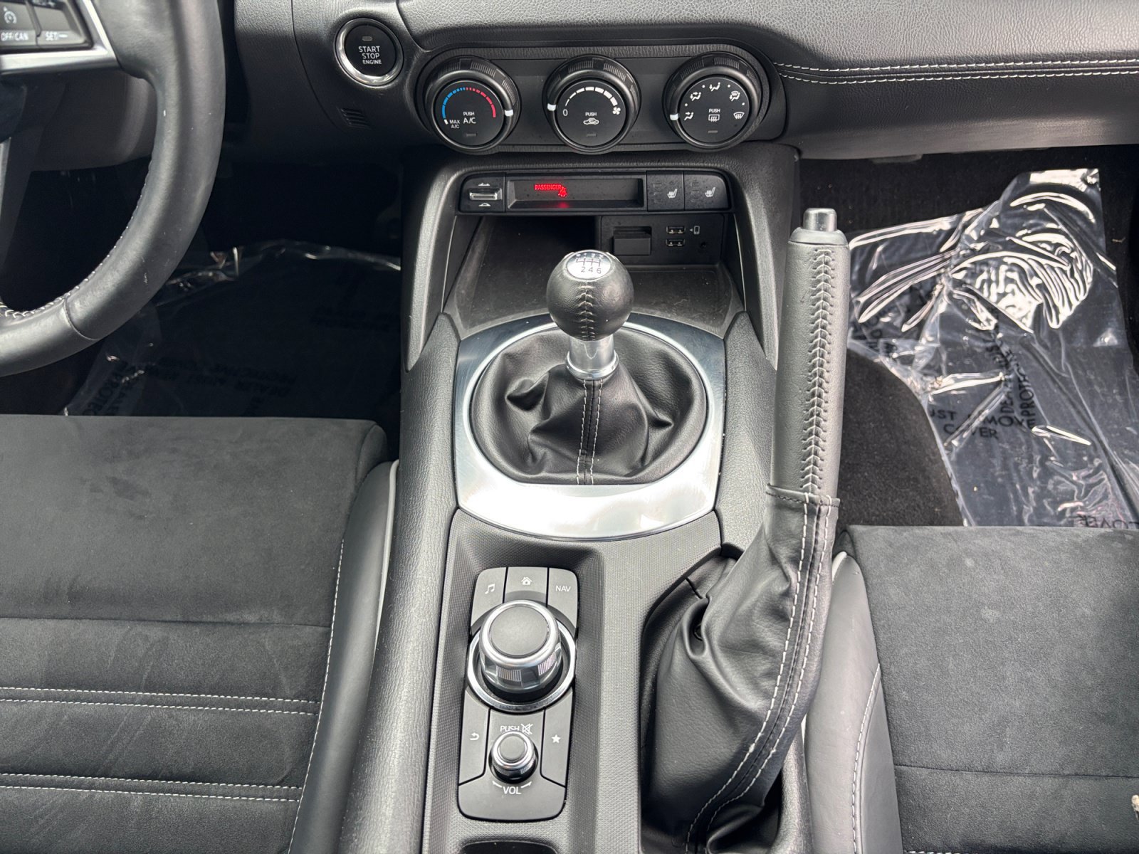 Used 2023 MAZDA MX-5 Miata Club w/ Weather Package RWD image 16