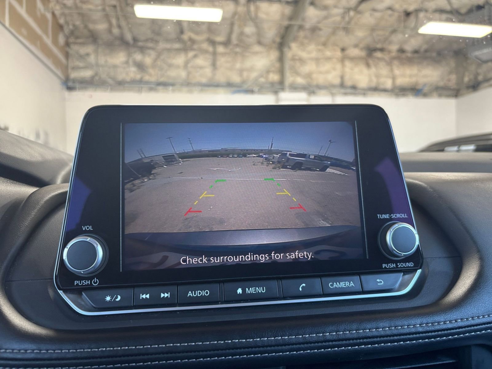 Used 2025 Nissan Rogue SV FWD image 25