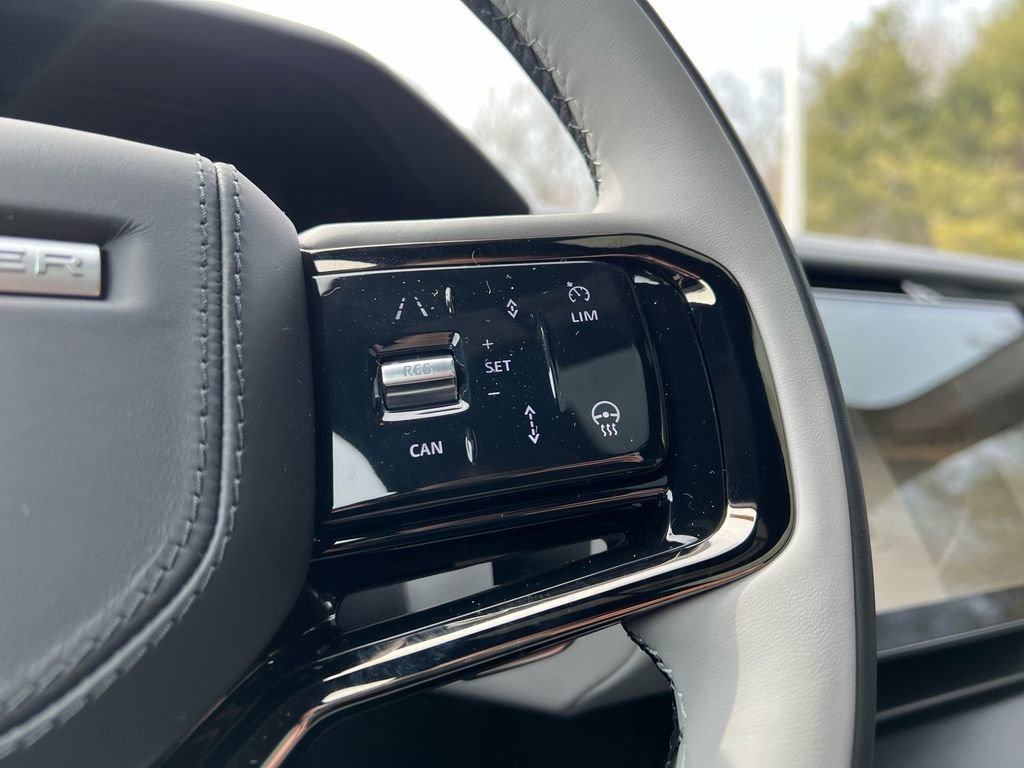 New 2026 Land Rover Range Rover Velar Dynamic SE image 13