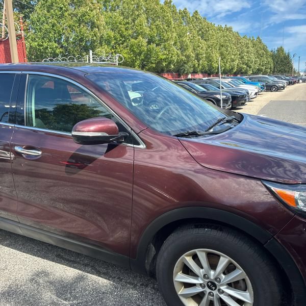 Used 2019 Kia Sorento FWD V6 image 16