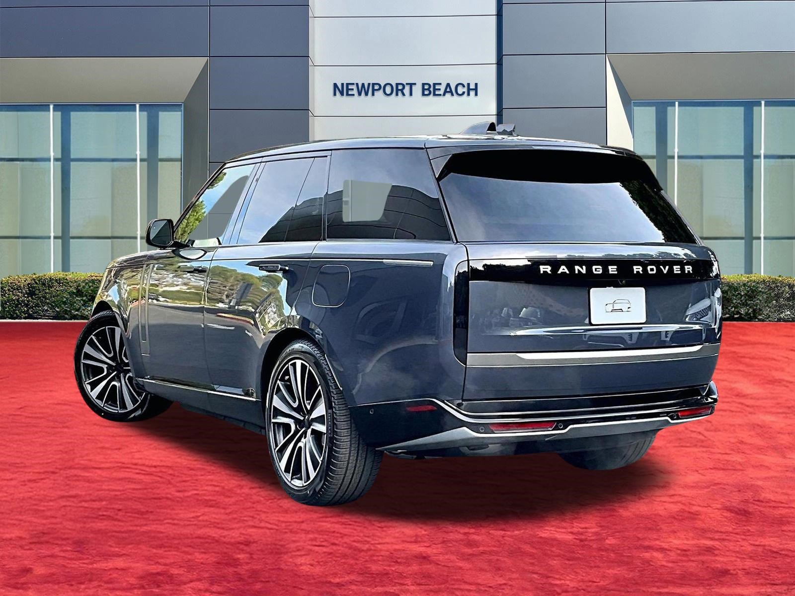 New 2026 Land Rover Range Rover SE image 3
