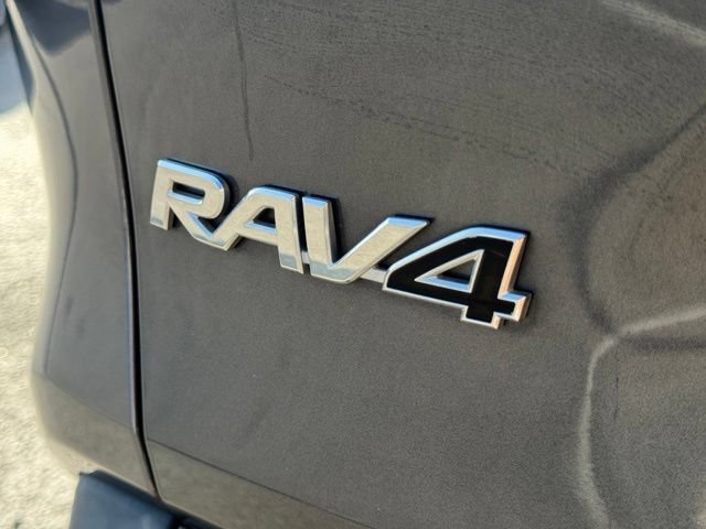 Used 2022 Toyota RAV4 XLE w/ Convenience Package AWD/4WD image 8