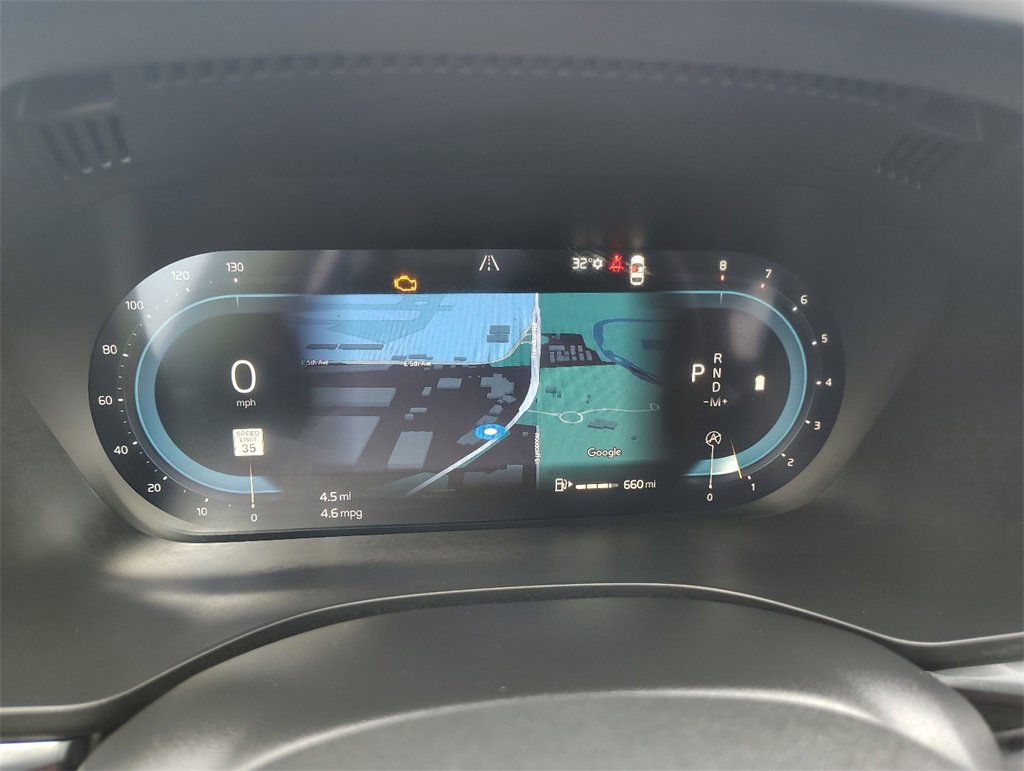 Used 2025 Volvo XC60 B5 Plus image 14