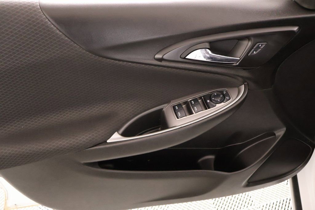 Used 2025 Chevrolet Malibu LS image 14