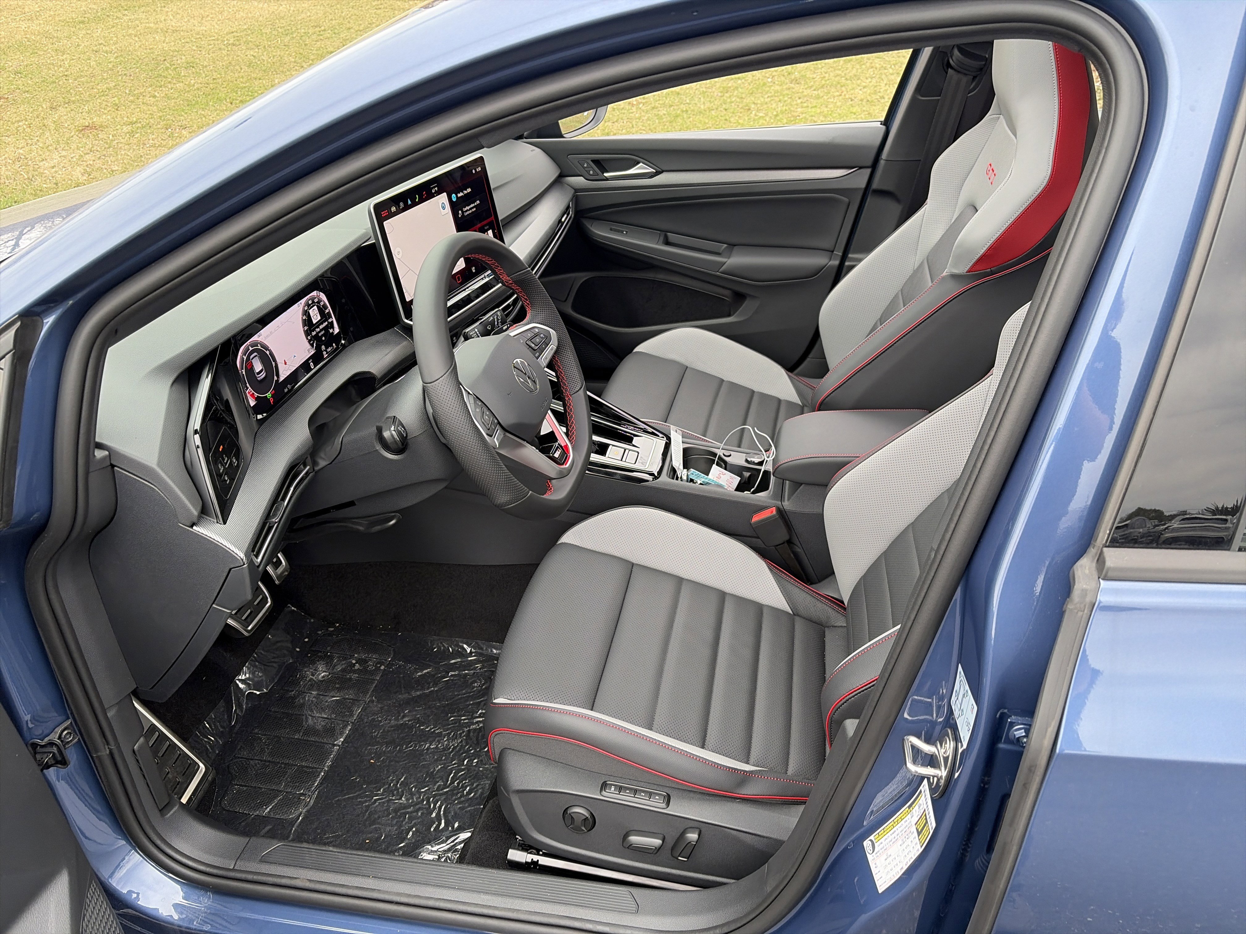 New 2026 Volkswagen GTI SE image 13