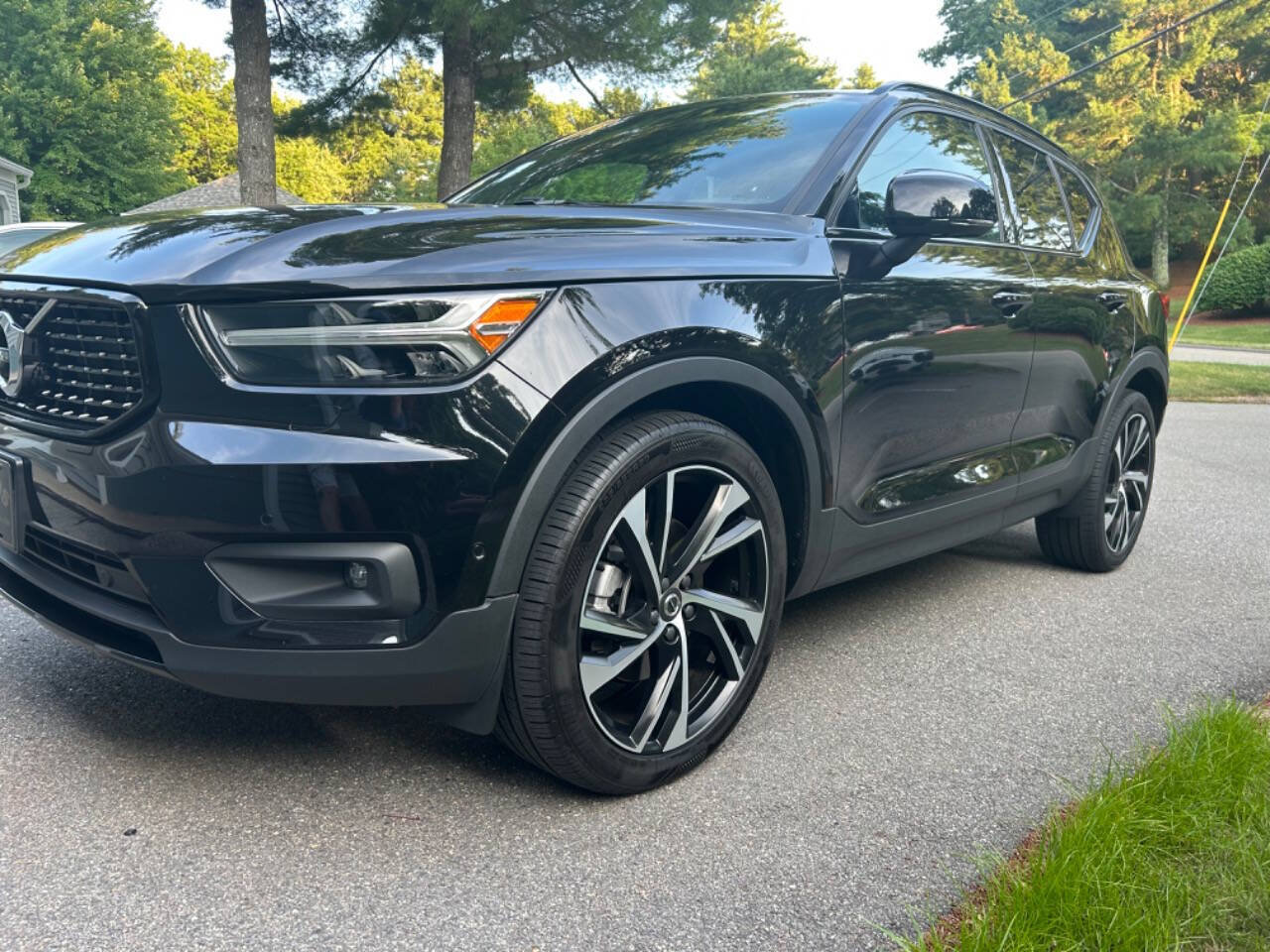 Used 2021 Volvo XC40 T5 R-Design w/ Advanced Package AWD/4WD image 16