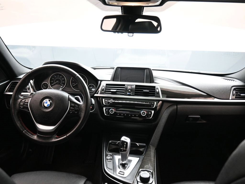 Used 2018 BMW 330e image 37