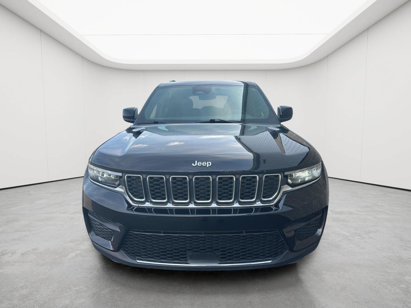 Used 2025 Jeep Grand Cherokee Laredo X w/ Luxury Tech Group I AWD/4WD image 37