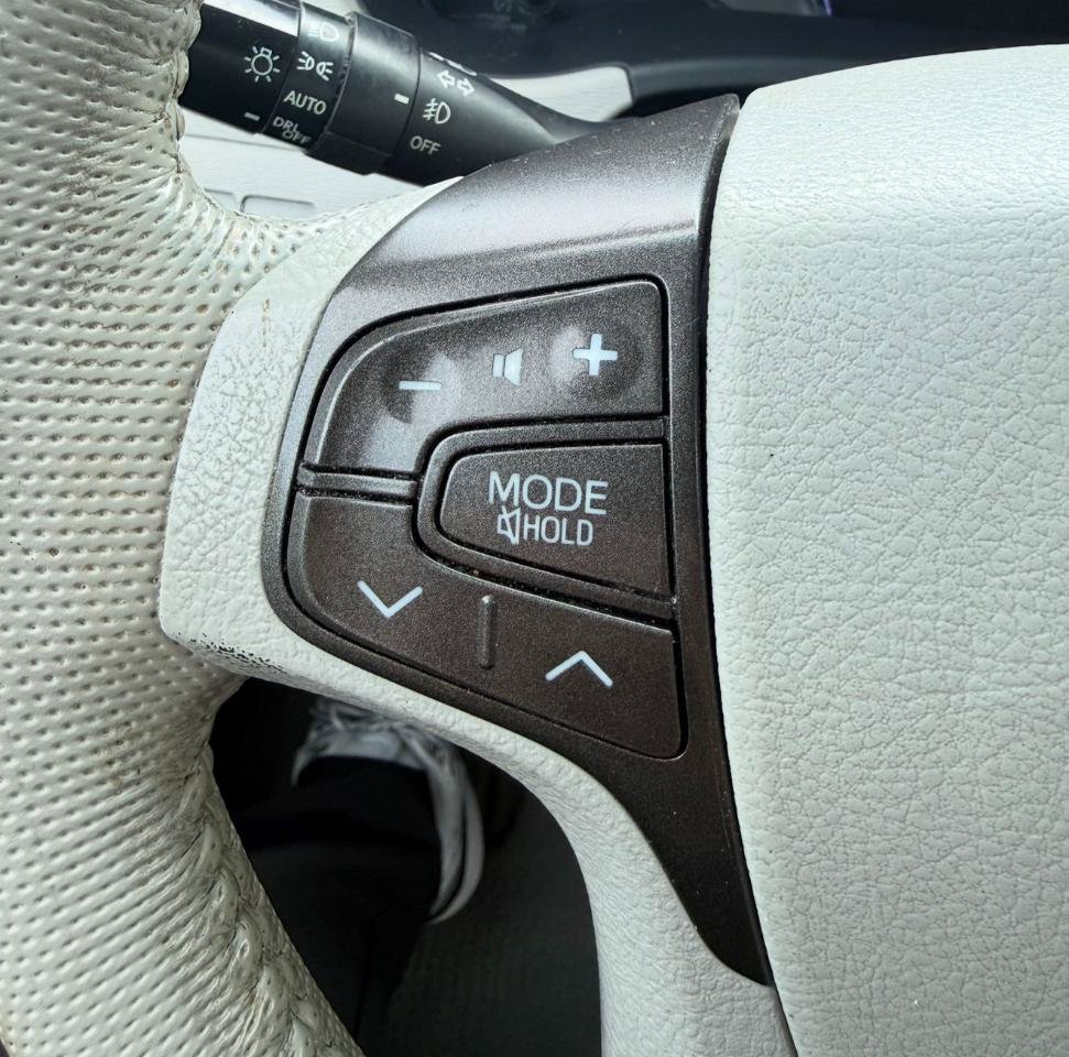Used 2013 Toyota Sienna XLE FWD image 17