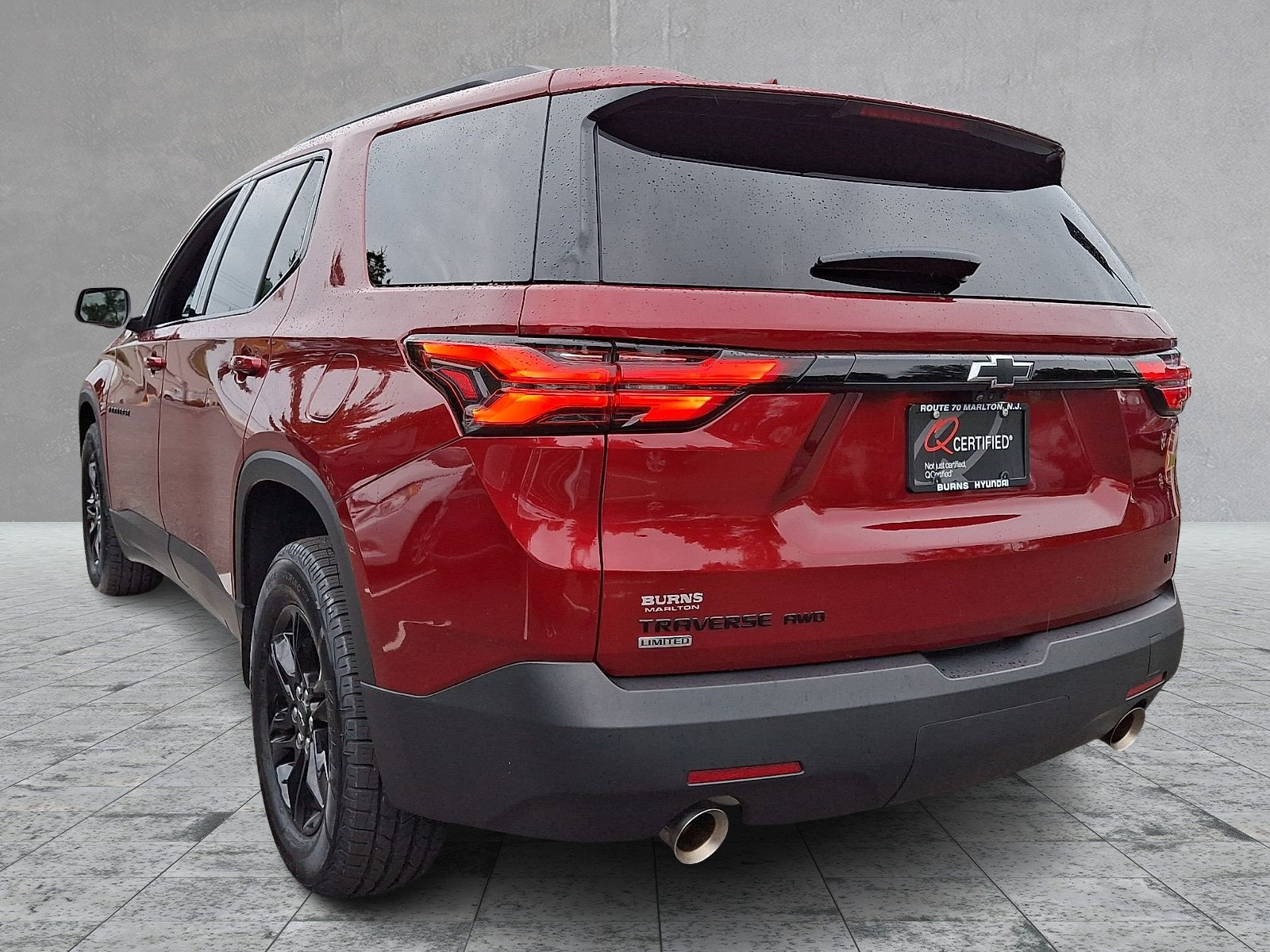 Used 2024 Chevrolet Traverse LT w/ Midnight/Sport Edition AWD/4WD image 7