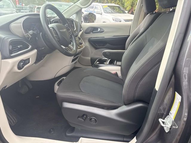 Used 2021 Chrysler Pacifica Touring image 20