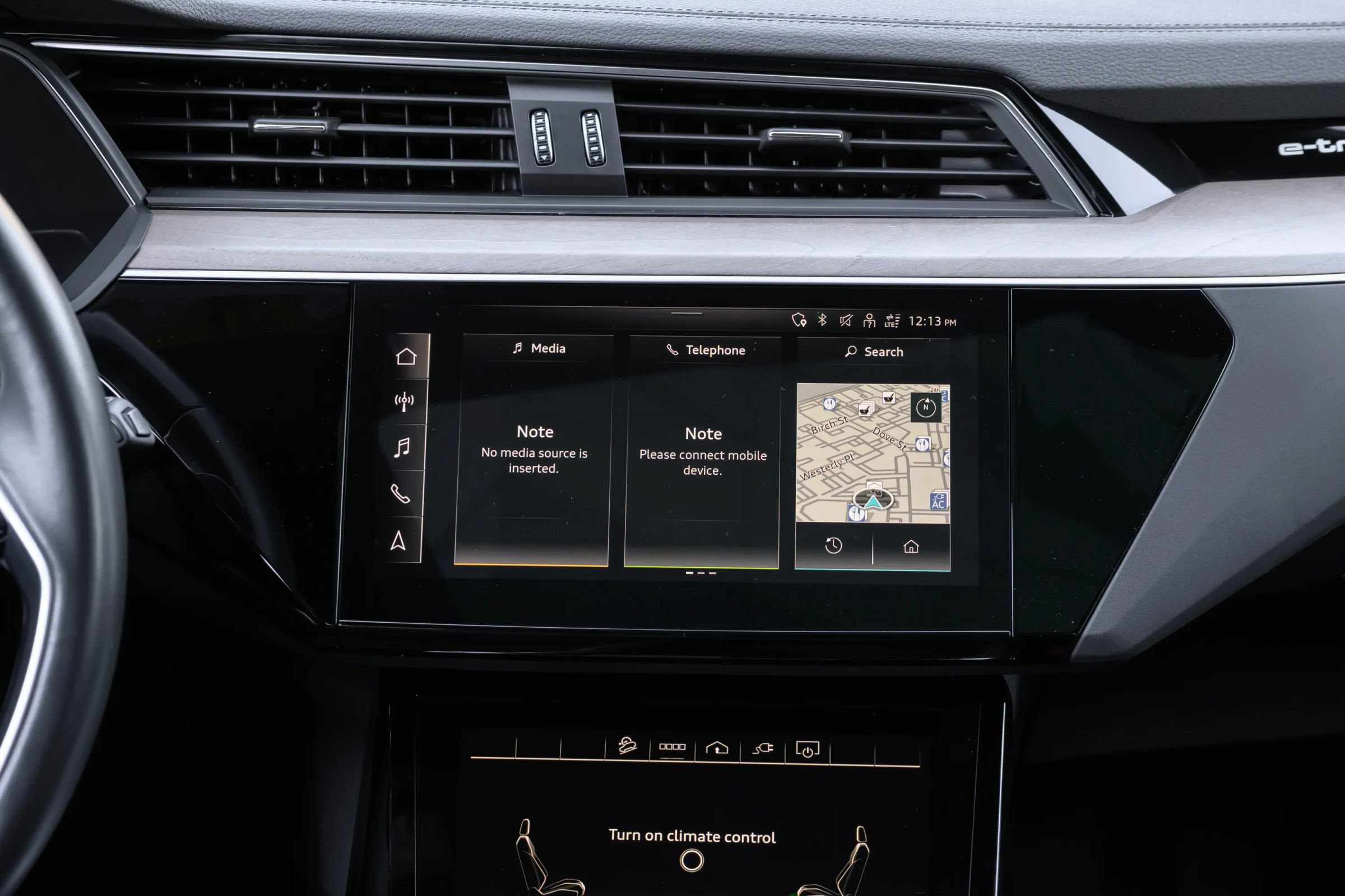 Used 2024 Audi Q8 e-tron Premium AWD/4WD image 22