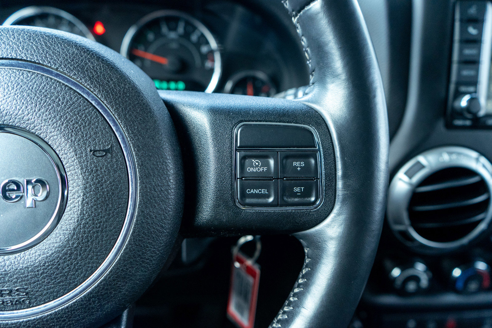 Used 2015 Jeep Wrangler Sahara image 20