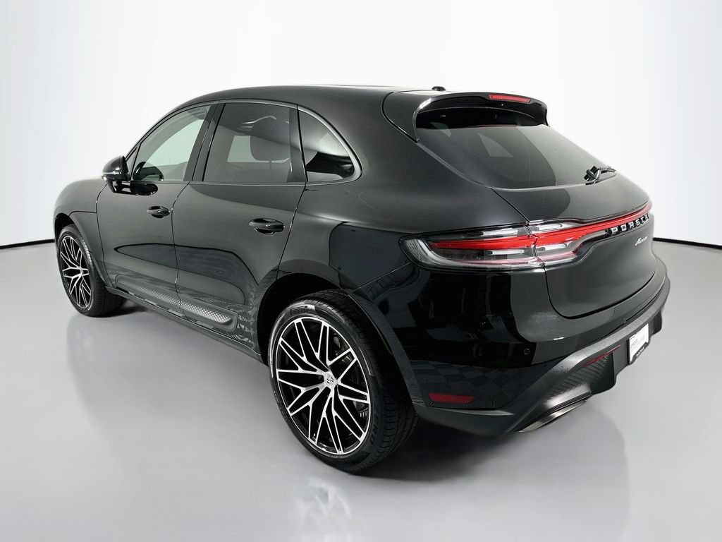 Certified 2026 Porsche Macan AWD/4WD image 3