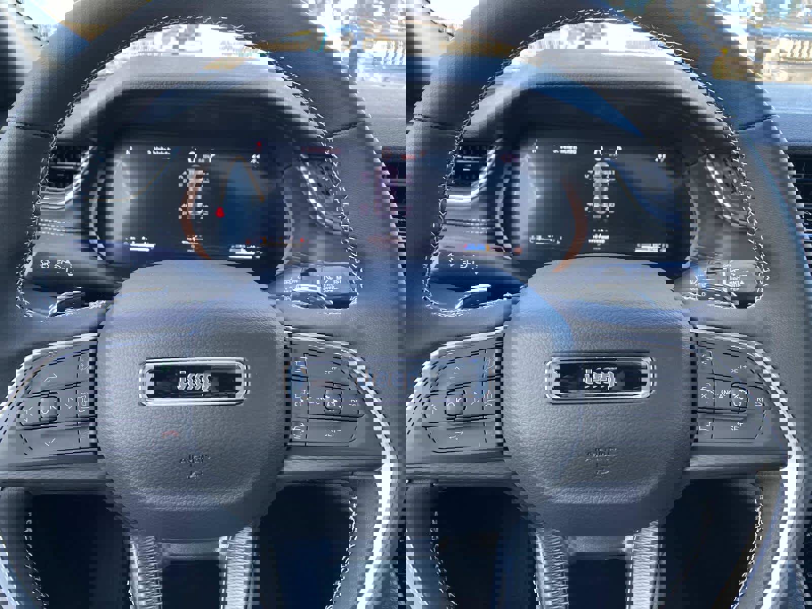 New 2025 Jeep Grand Cherokee Laredo image 14