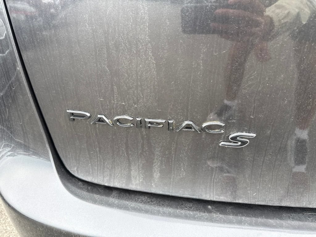 Used 2019 Chrysler Pacifica Touring-L Plus w/ S Appearance Package FWD image 4