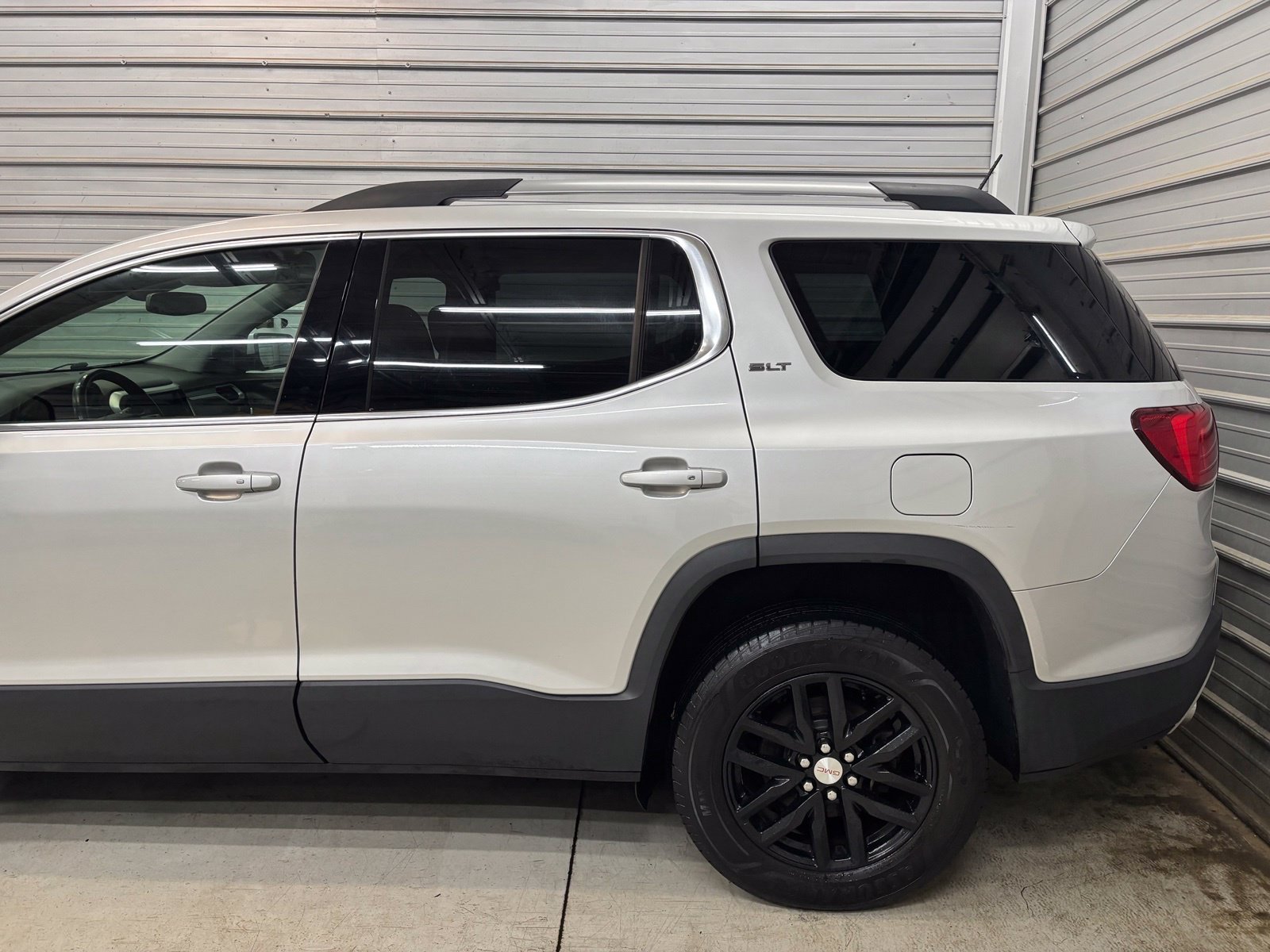 Used 2018 GMC Acadia SLT AWD/4WD image 5