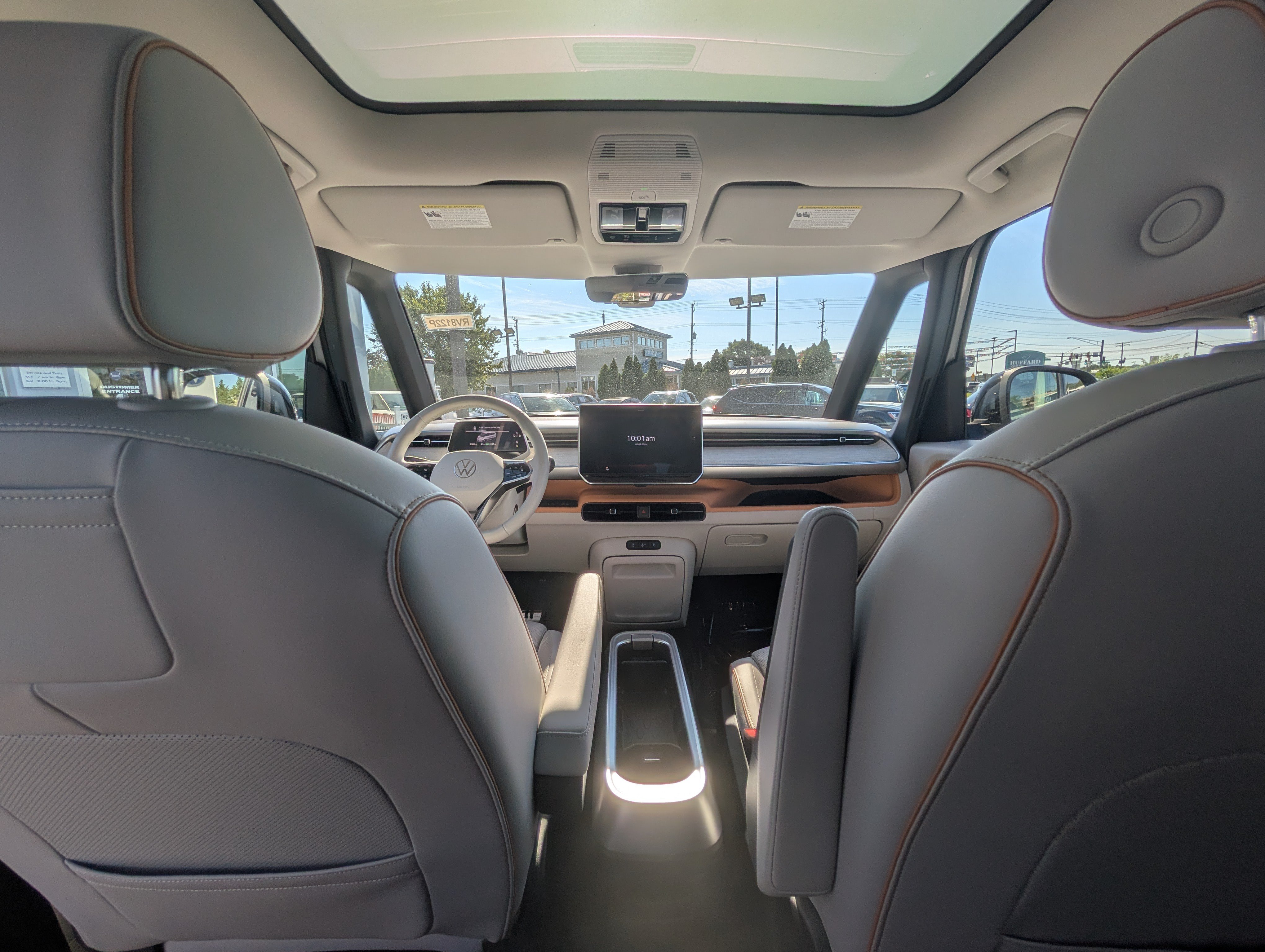 Used 2025 Volkswagen ID. Buzz 1st Edition RWD image 17
