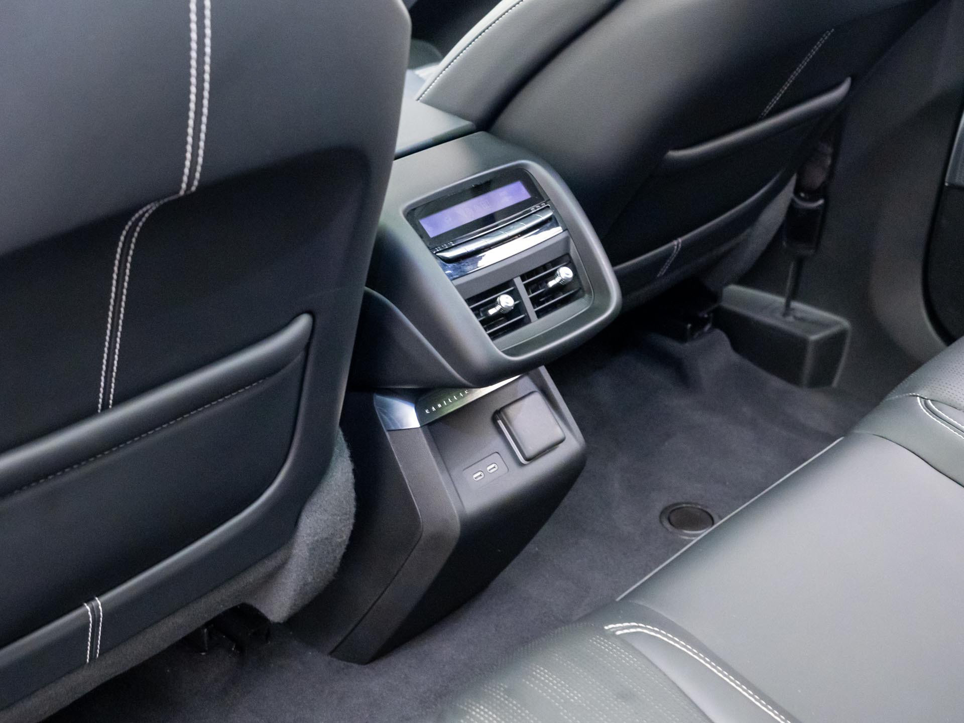 Certified 2025 Cadillac Lyriq Luxury w/ LPO, Floor Liner Package AWD/4WD image 22