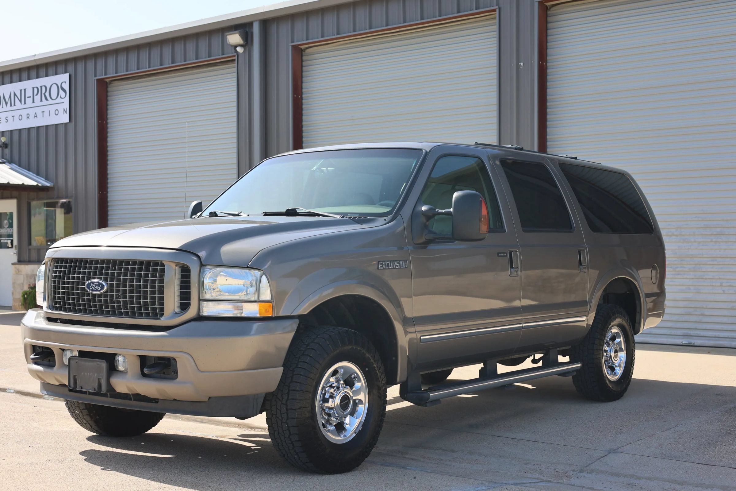 Used 2004 Ford Excursion Limited AWD/4WD image 8