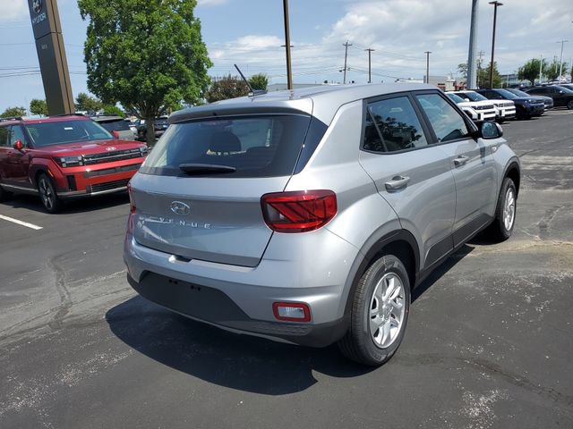 New 2026 Hyundai Venue SE FWD image 4