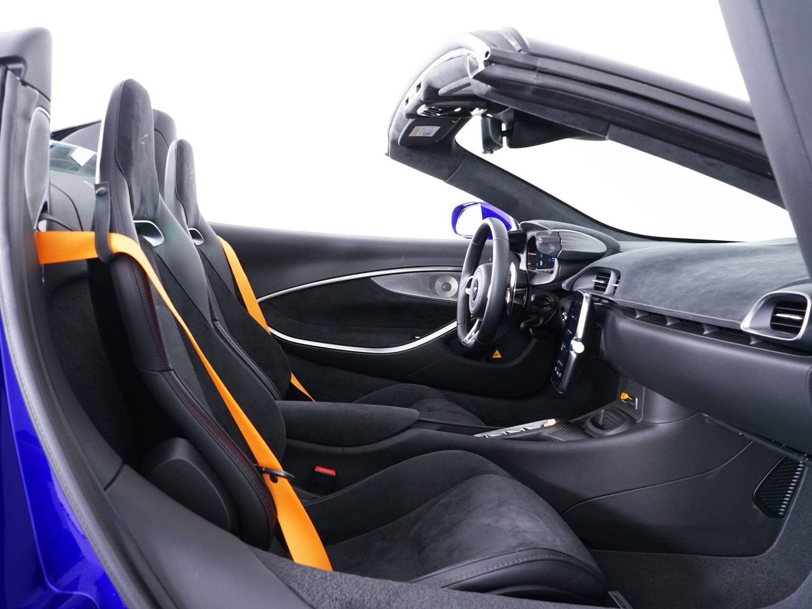 New 2025 McLaren Artura Spider RWD image 29