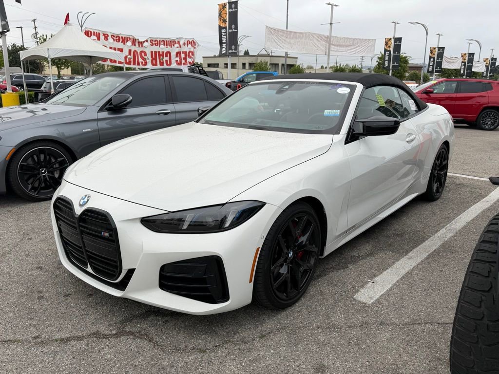 Used 2025 BMW M440i Convertible w/ Premium Package image 3