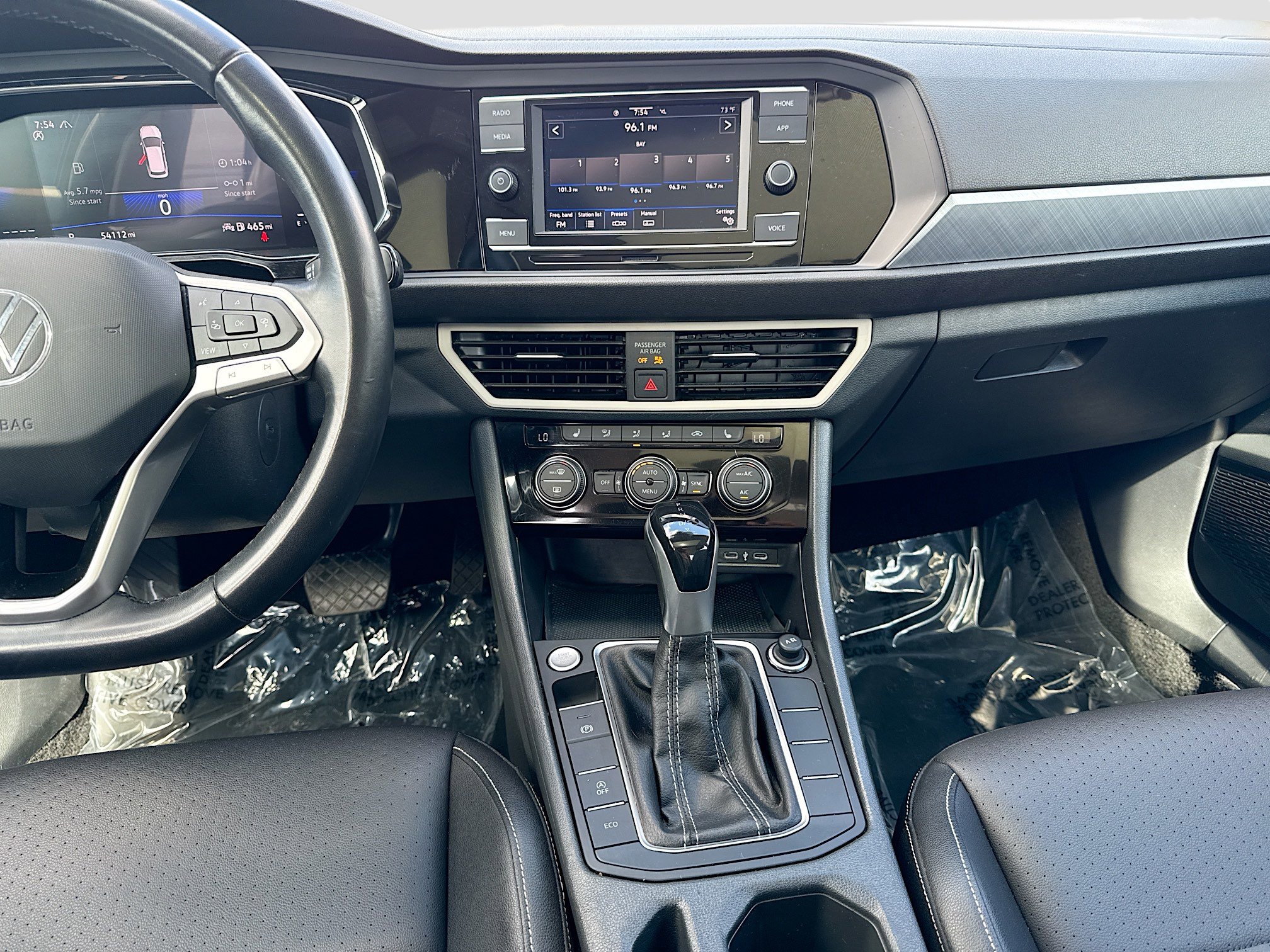 Used 2024 Volkswagen Jetta SE image 18