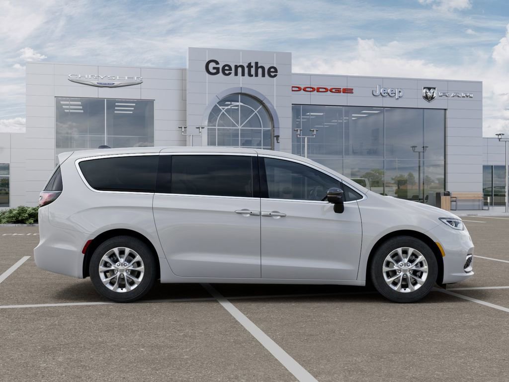 New 2026 Chrysler Pacifica Limited FWD image 21