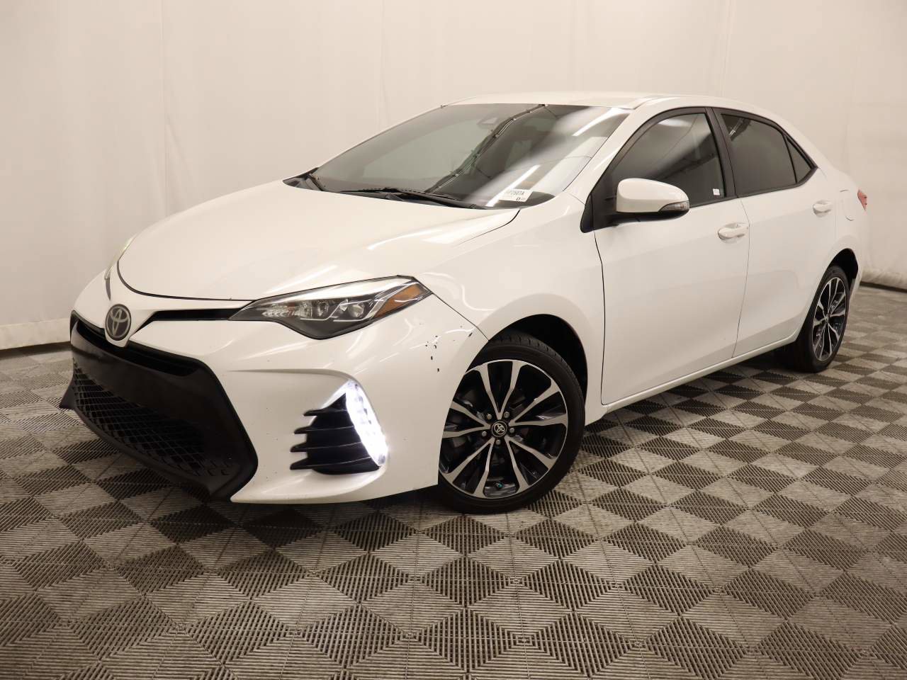 Used 2017 Toyota Corolla SE w/ Carpet Mat Package (TMS) image 1