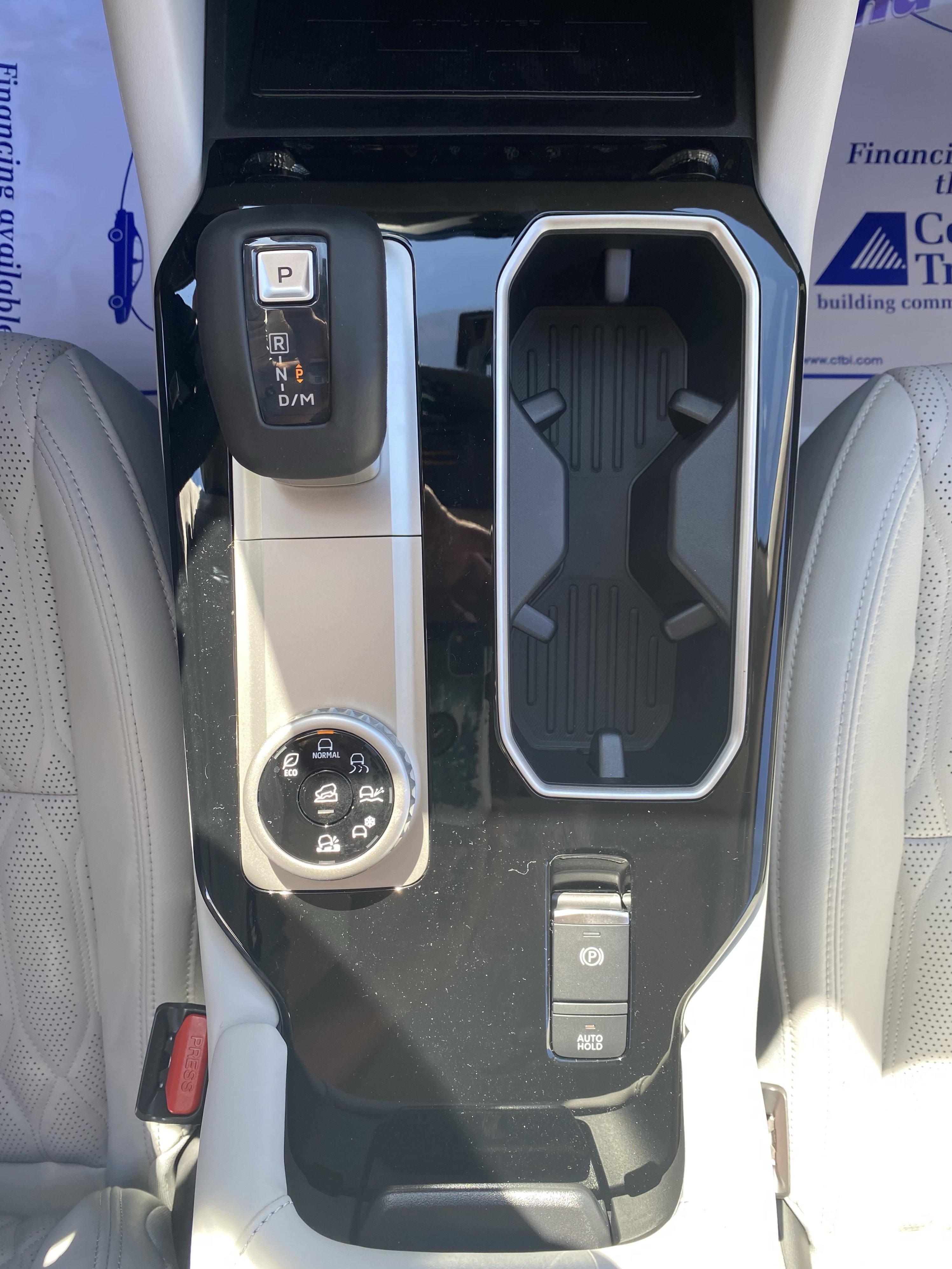 New 2025 Mitsubishi Outlander SEL image 16