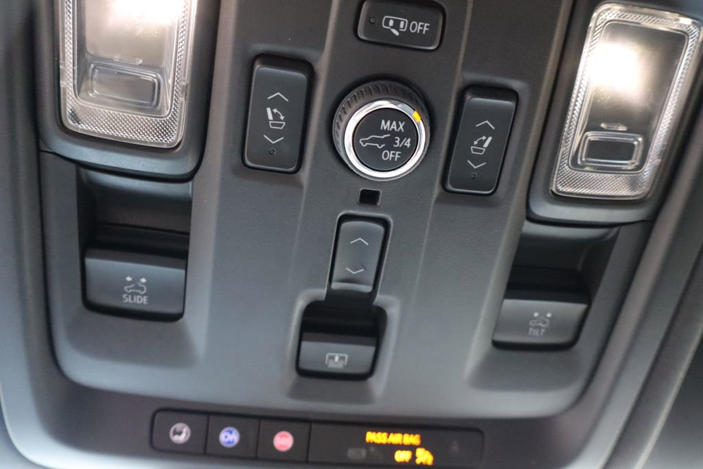 Used 2023 Chevrolet Suburban Premier image 28