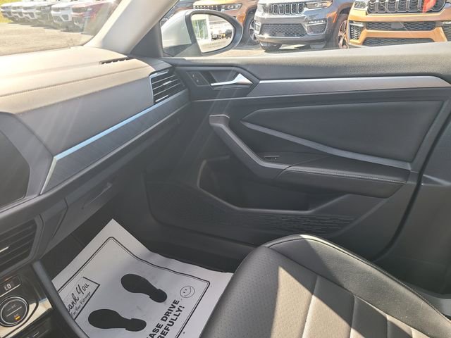 Used 2024 Volkswagen Jetta SE w/ Panoramic Sunroof Package FWD image 14