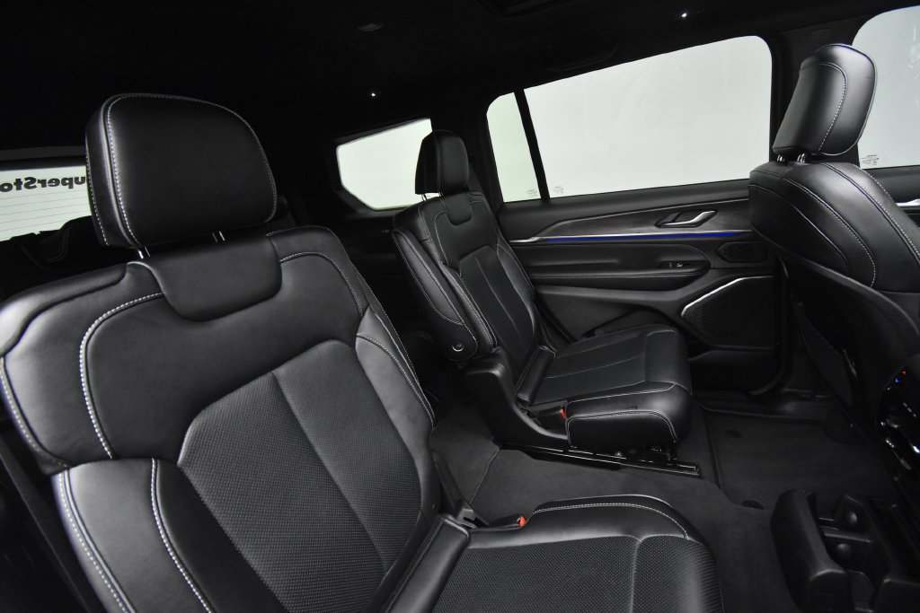 Used 2023 Jeep Grand Cherokee L Overland AWD/4WD image 21
