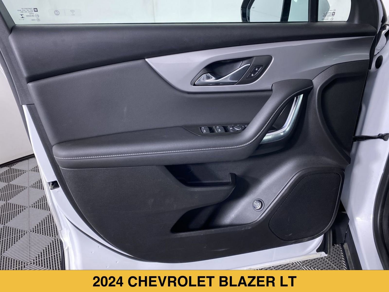 Certified 2024 Chevrolet Blazer LT w/ Convenience Package FWD image 21