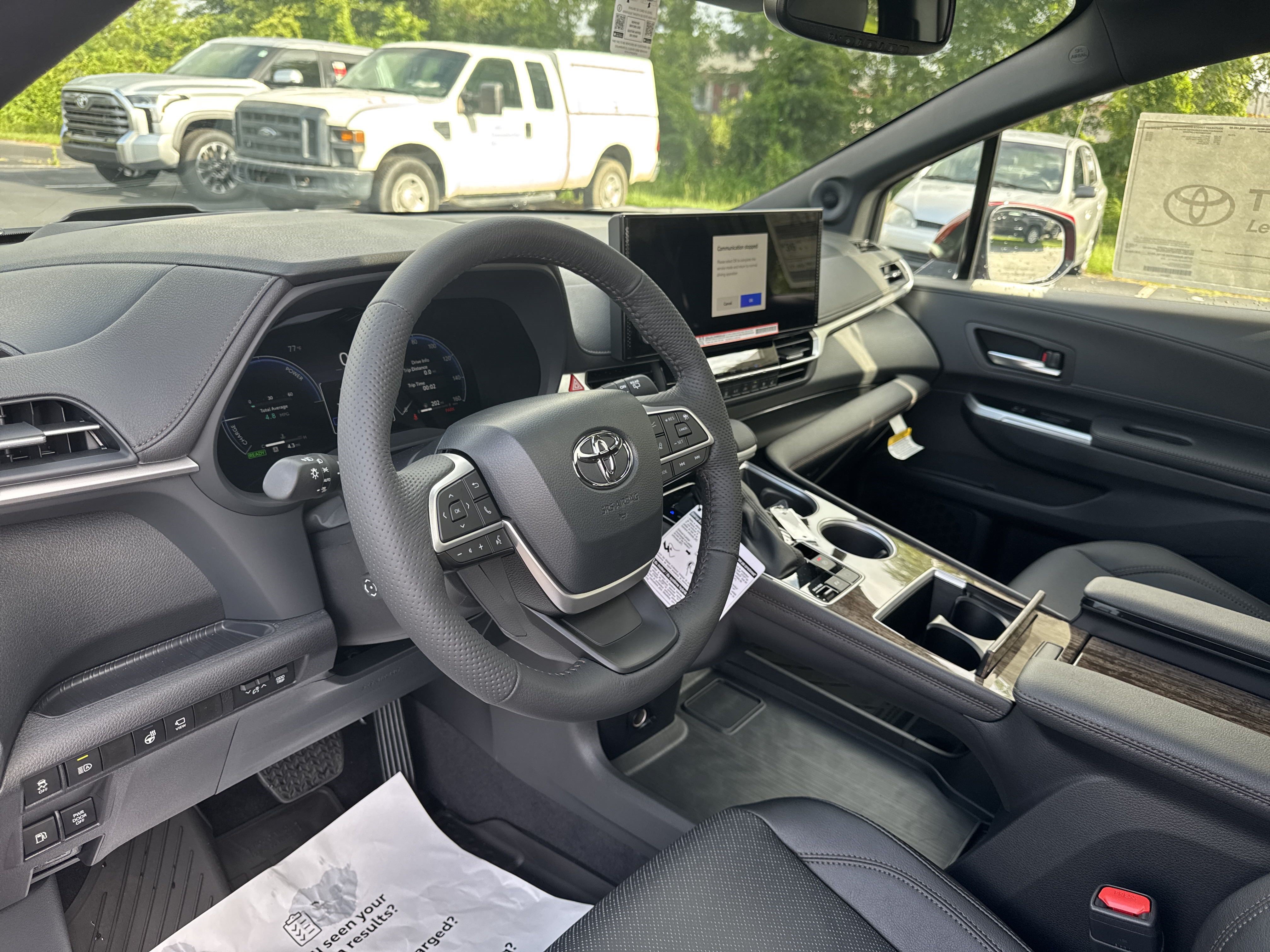 New 2025 Toyota Sienna Platinum FWD image 17