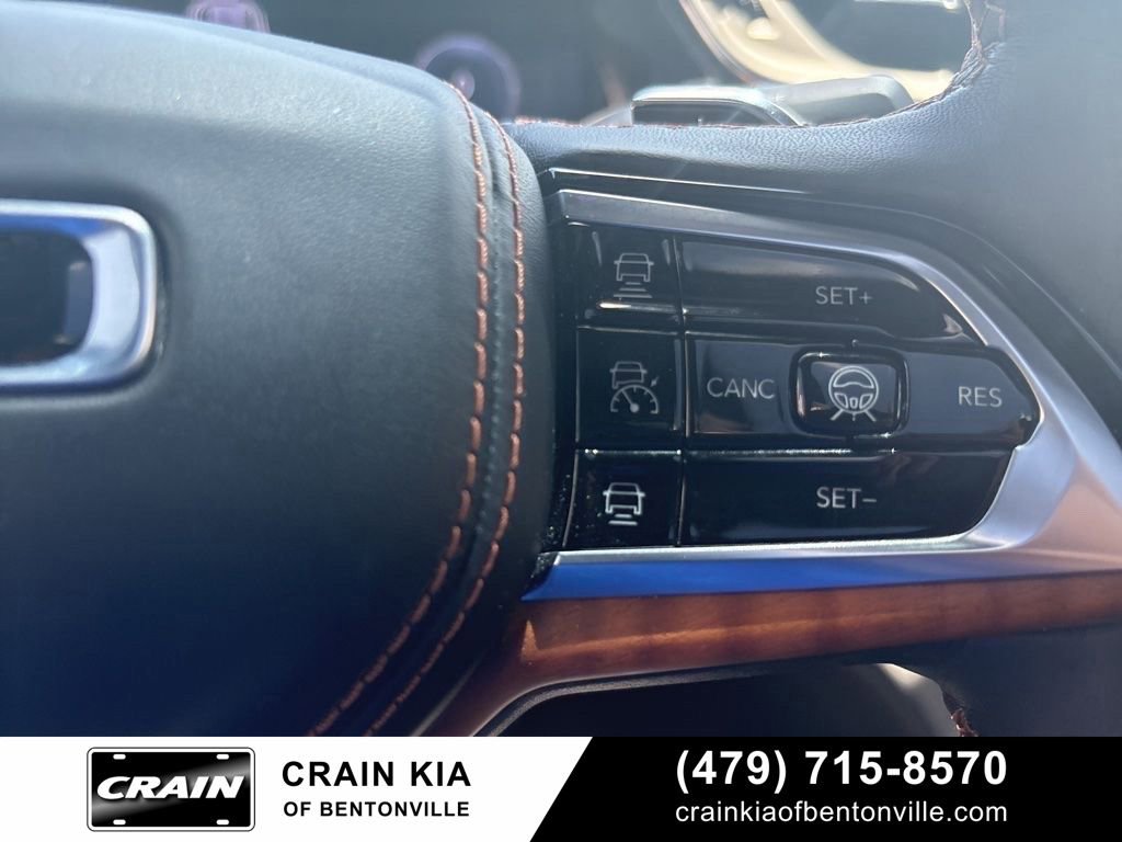 Used 2025 Jeep Grand Cherokee L Summit AWD/4WD image 21