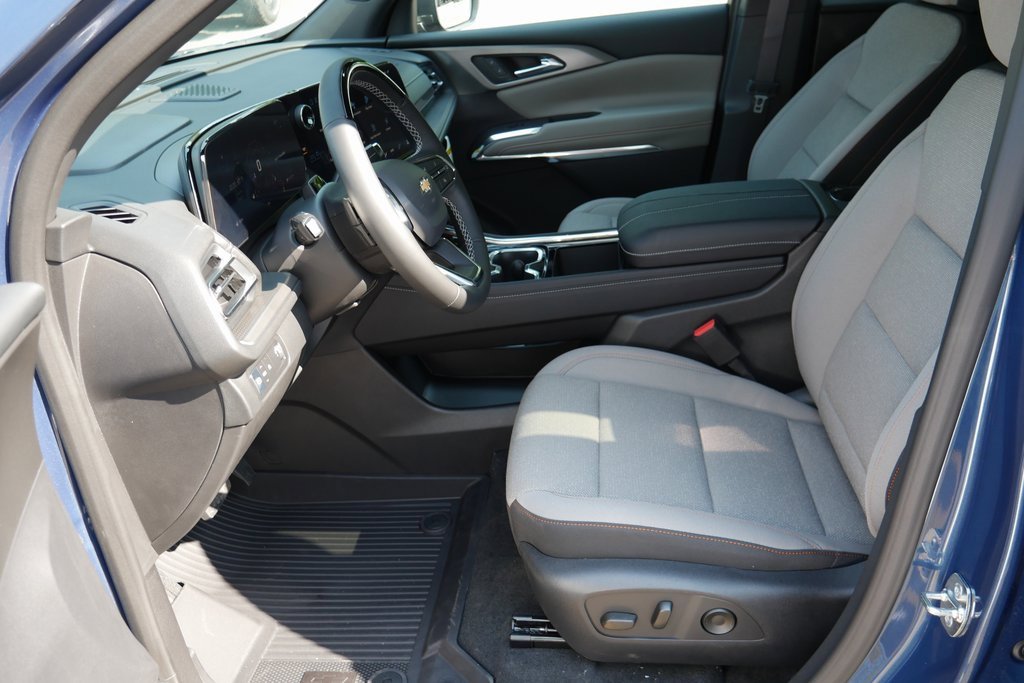 New 2026 Chevrolet Traverse LT w/ Enhanced Driving Package image 8