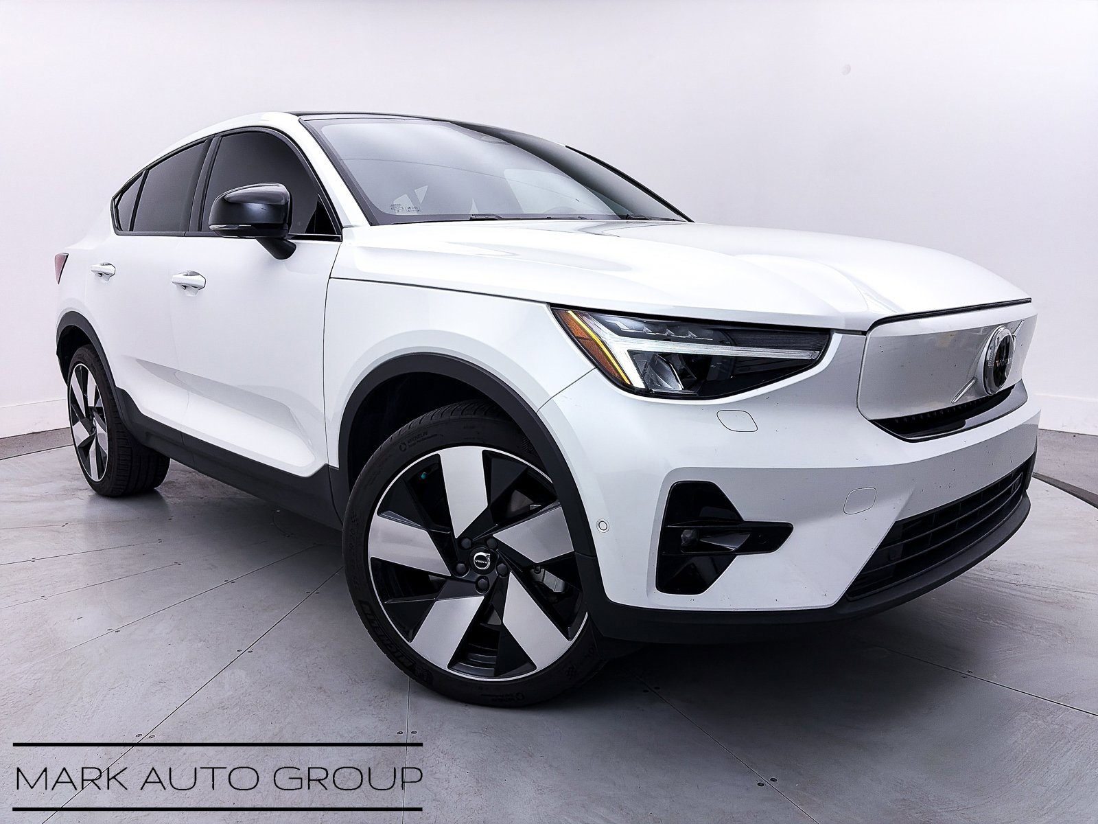 Used 2023 Volvo C40 P8 Recharge Ultimate image 1