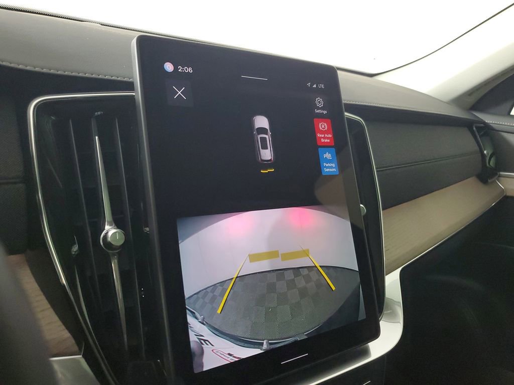 Certified 2025 Volvo XC90 B6 Core w/ Climate Package image 32