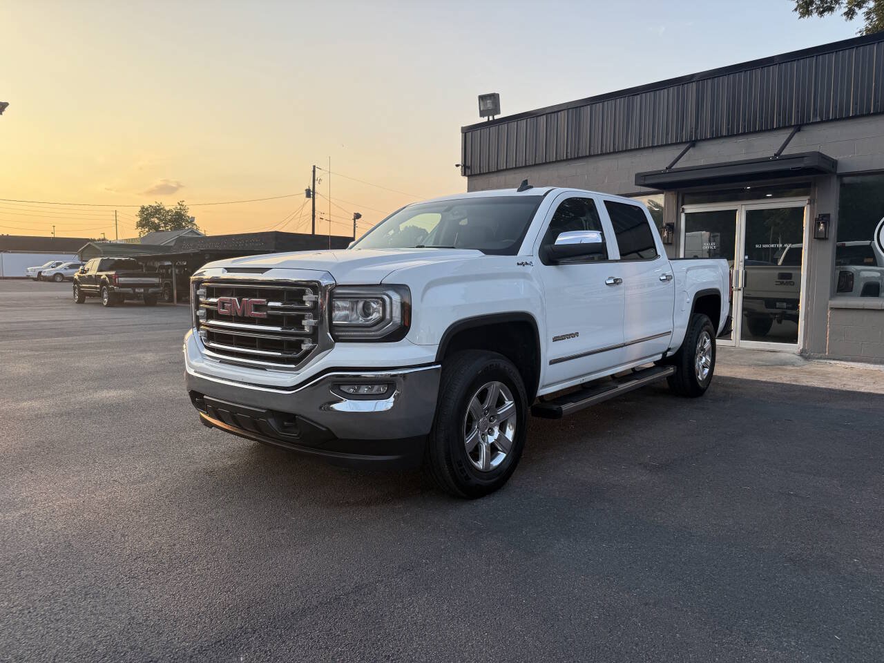 Used 2017 GMC Sierra 1500 SLT AWD/4WD image 2
