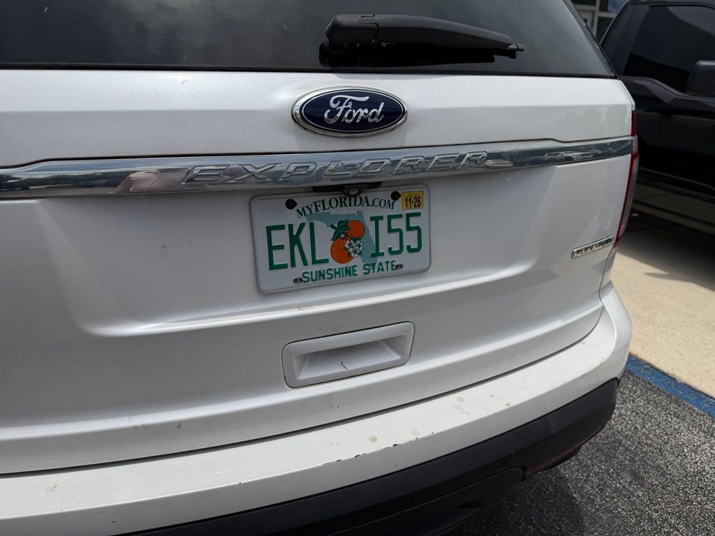 Used 2015 Ford Explorer XLT w/ Equipment Group 202A FWD image 16