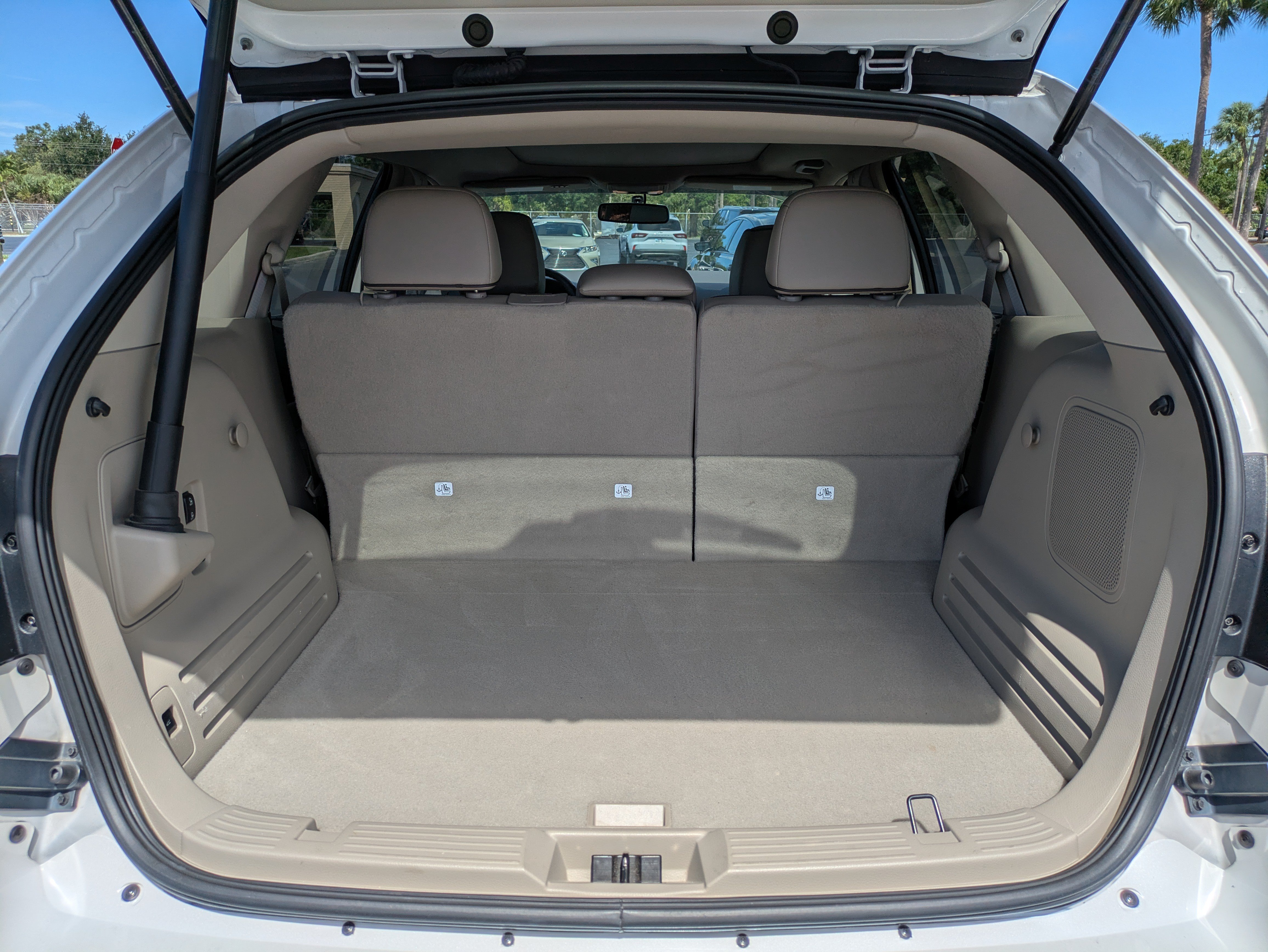 Used 2014 Lincoln MKX AWD w/ Equipment Group 102A image 11