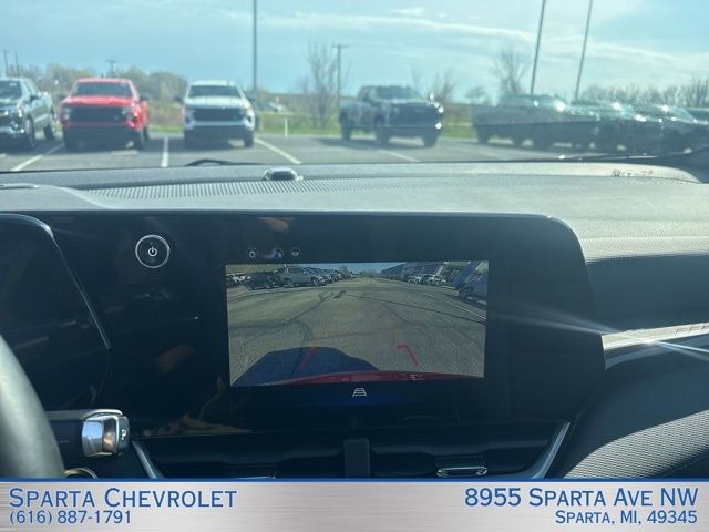 Used 2025 Chevrolet Equinox LT AWD/4WD image 15