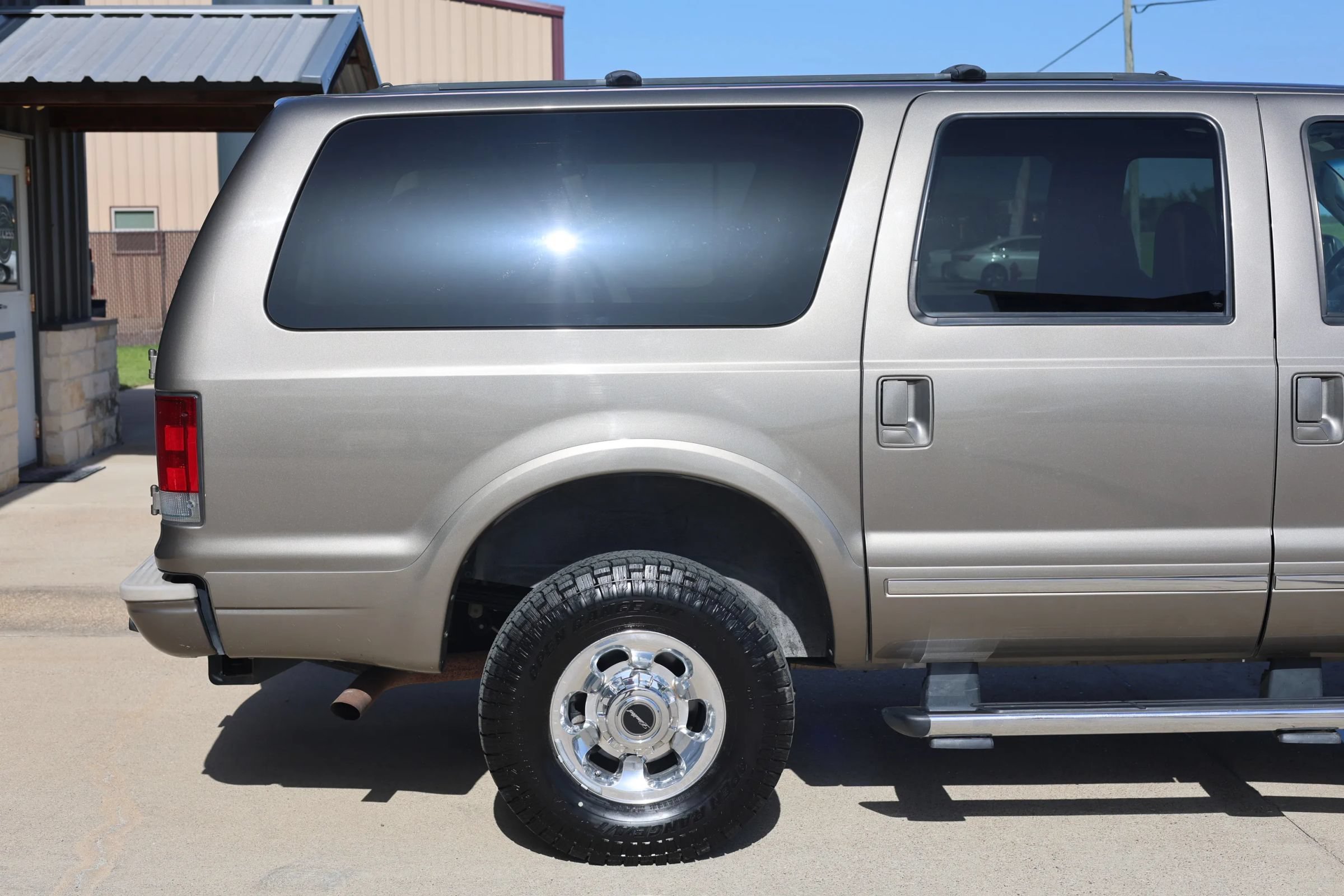Used 2004 Ford Excursion Limited AWD/4WD image 13