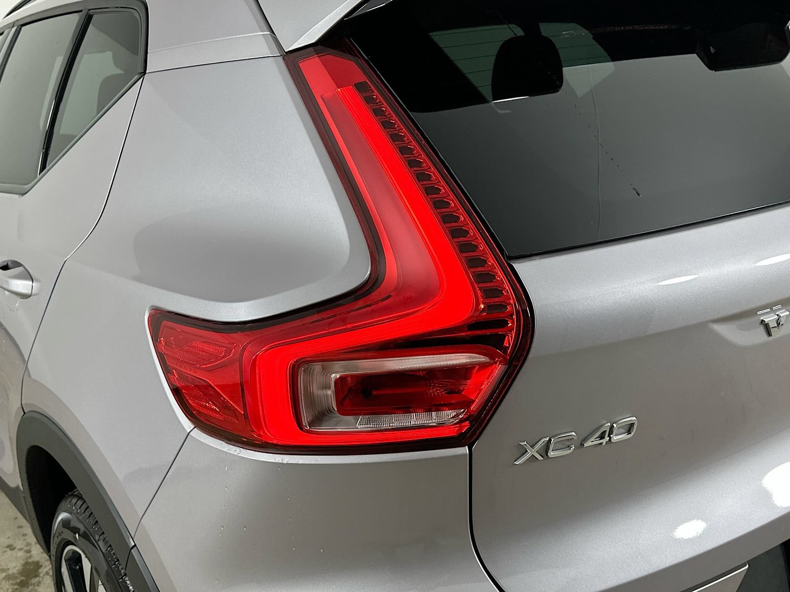 New 2026 Volvo XC40 B5 Ultra w/ Protection Package Premier AWD/4WD image 11