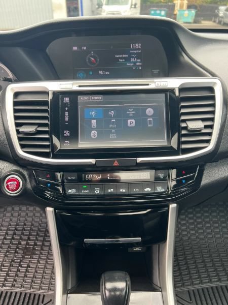 Used 2017 Honda Accord EX-L image 28